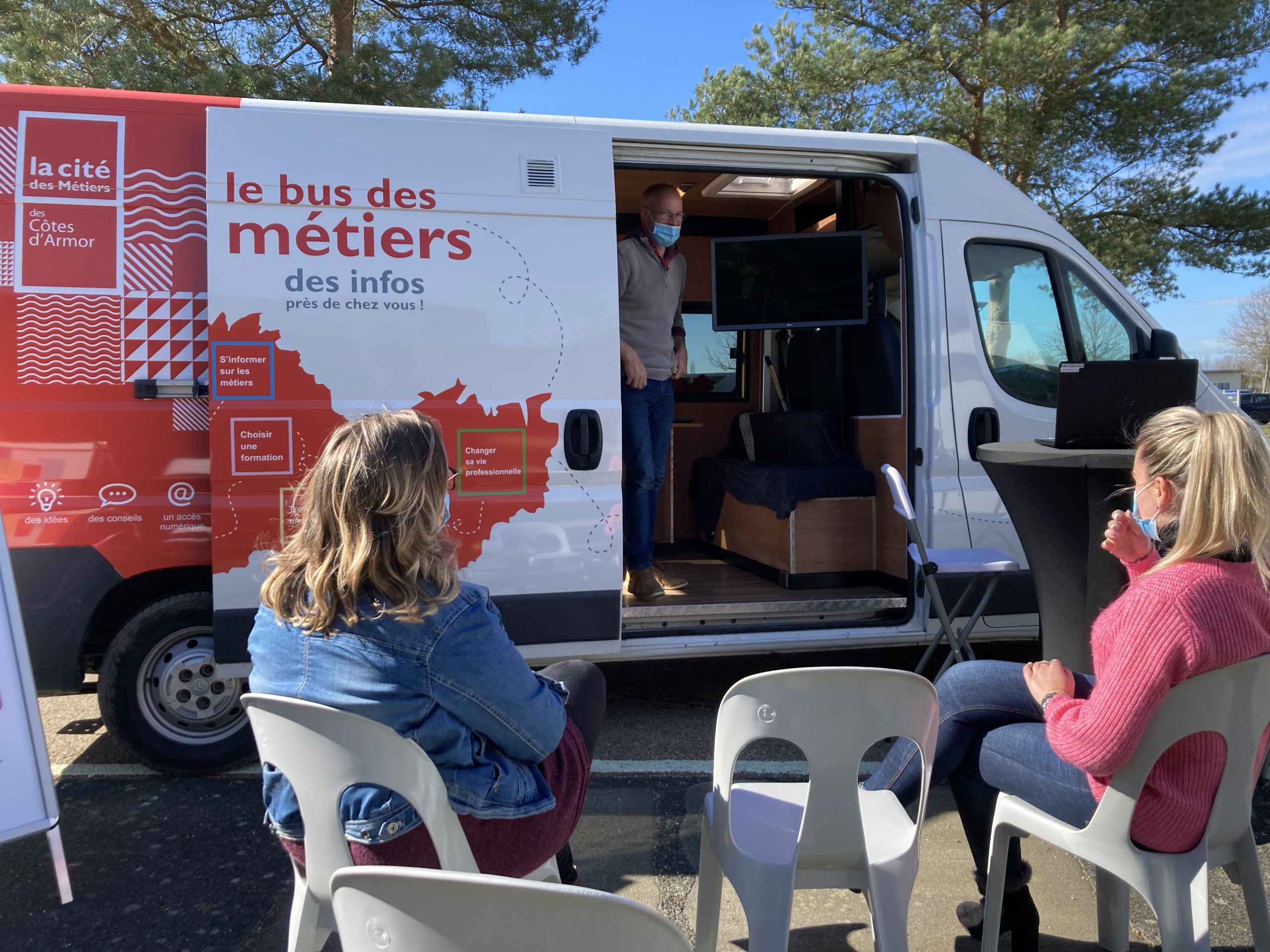 Le bus des métiers sur le territoire de Guerlédan
